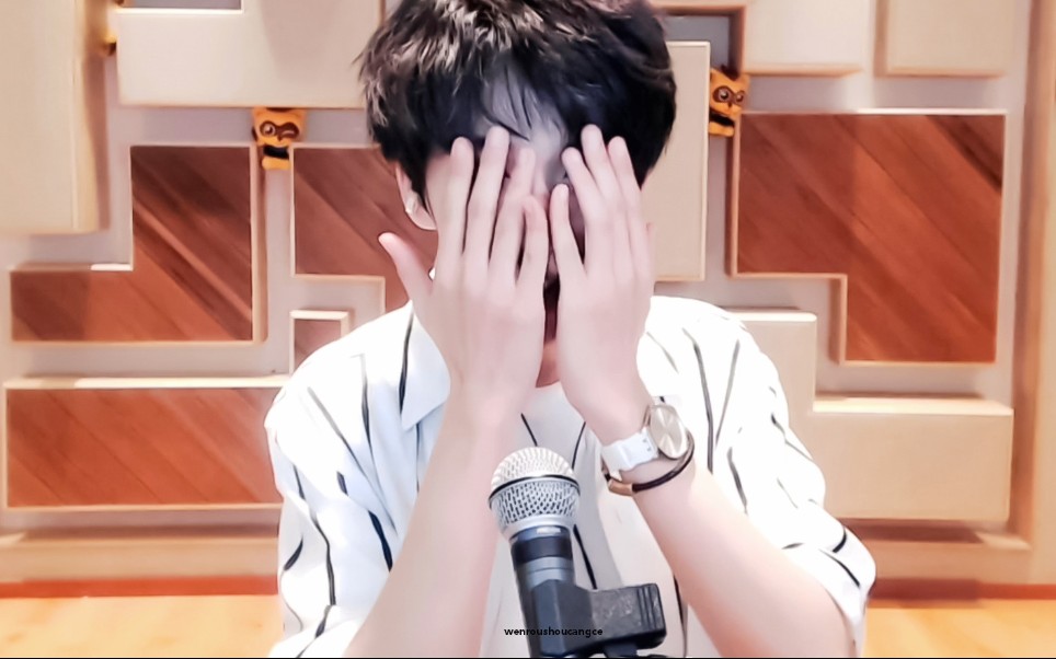 某男团著名"耐克嘴"成员加班延时也要唱完的歌竟然是?