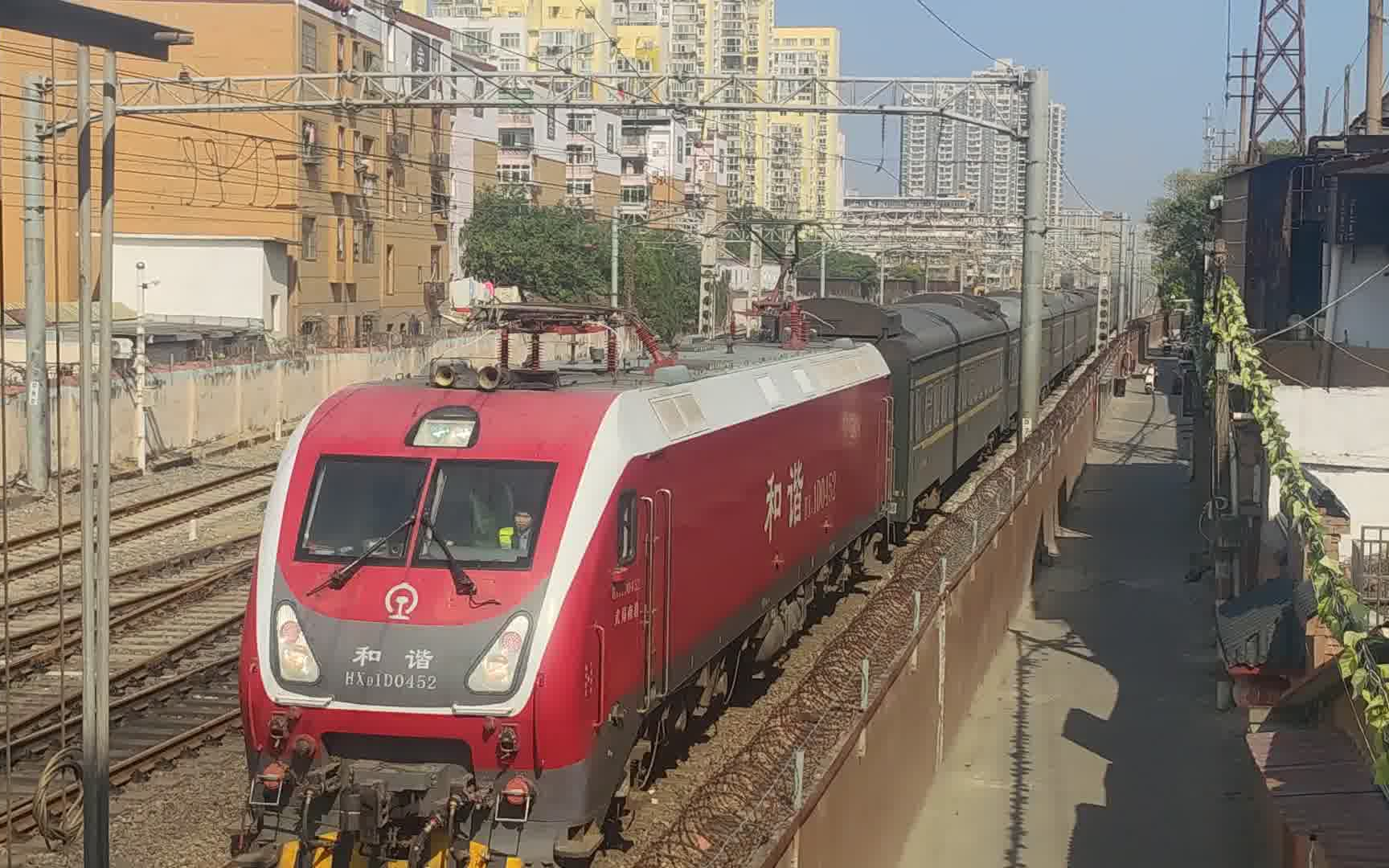 武局南段hxd1d 0452牵引金温公司k1255次南昌二场2道通过