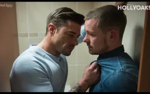 Скачать видео: 【Hollyoaks】深柜警察背着女友偷寻欢乐被活捉