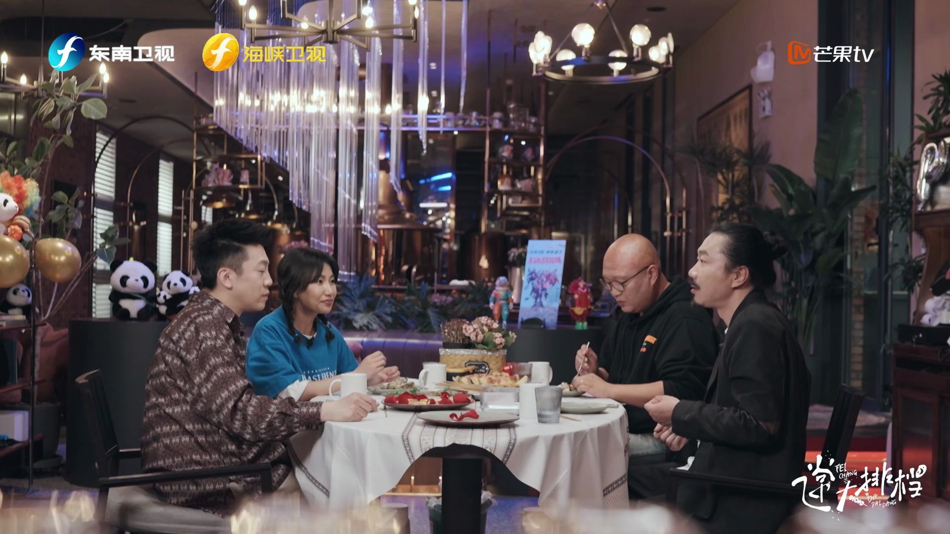 从演员转型导演,乌日娜称是"命运"之手在推动