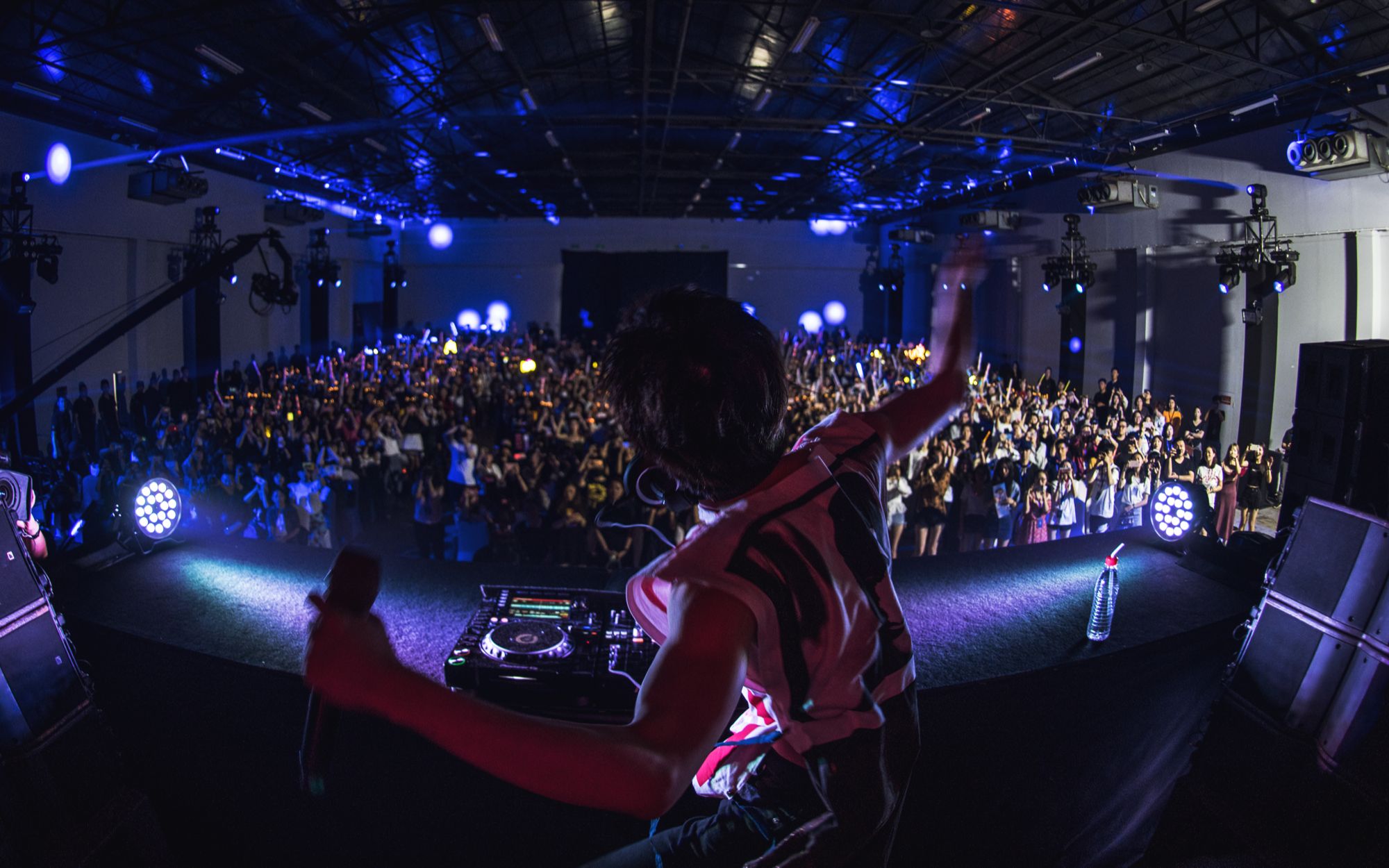 【蔡徐坤】dj , drop the beat !