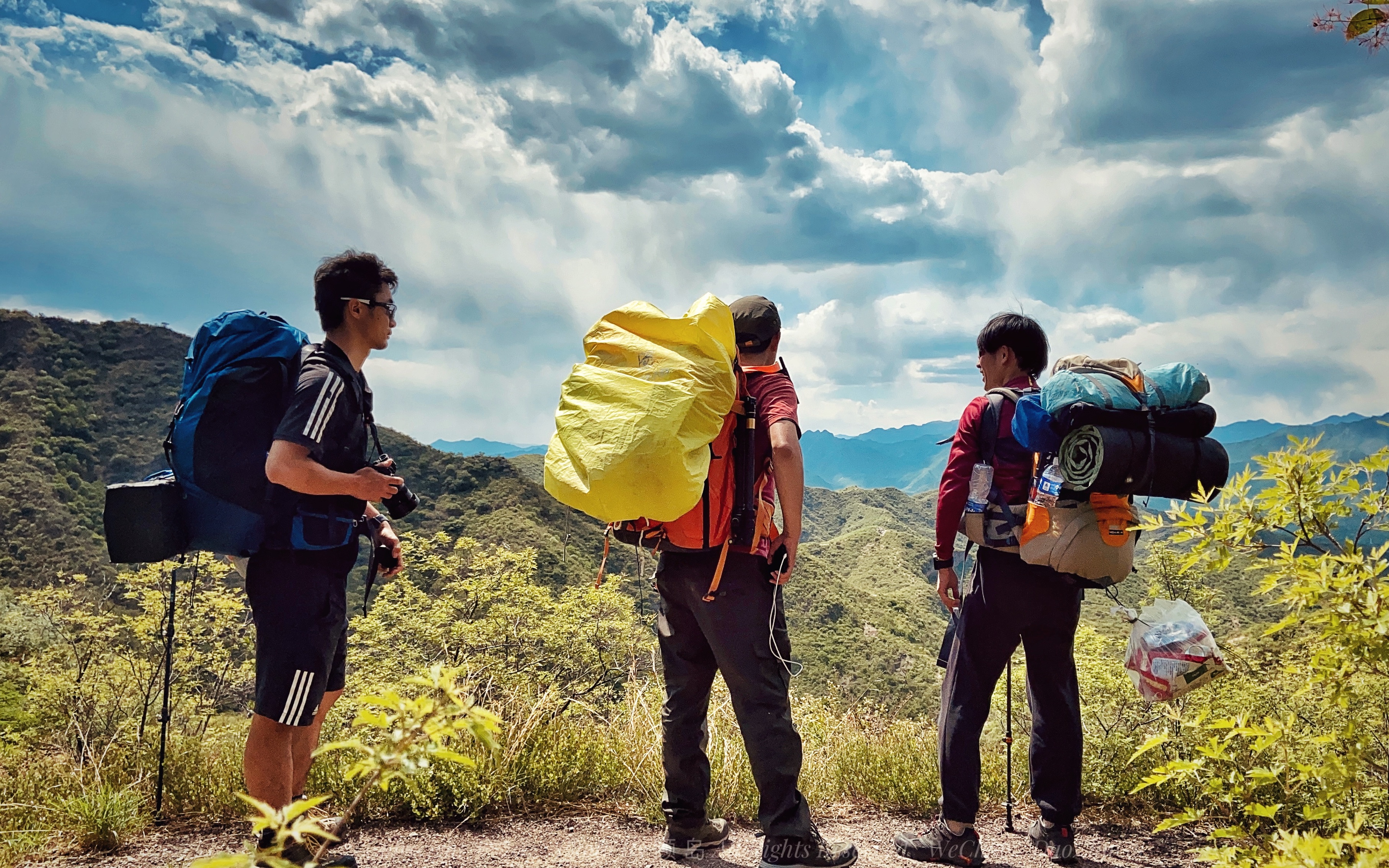 此情此景,我想起了“人生在世,会当畅情适意”,当风景尽收眼底的时候,流的汗水一切都值了哔哩哔哩bilibili