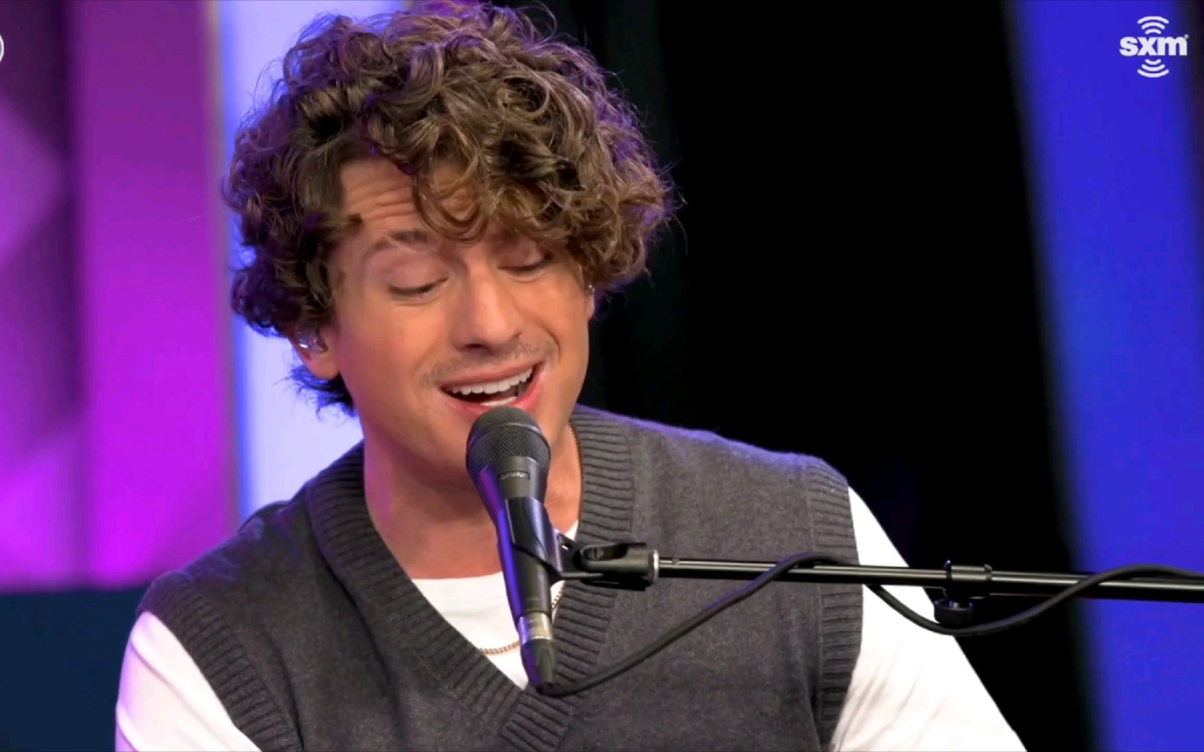 查理普斯新现场猹做客siriusxm演唱新歌lightswitch还有两首必唱老歌