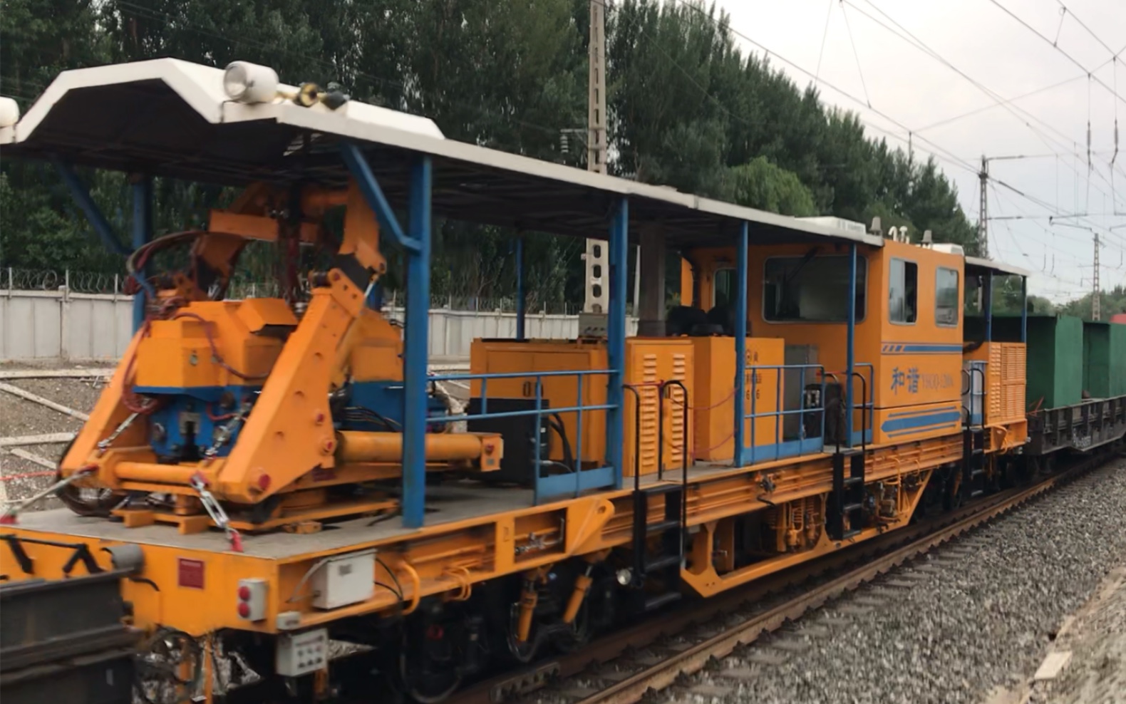 中国铁建高新装备yhgq1200数控式气压焊轨车沈山线揽军屯站于洪站三线