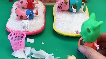 敷面膜的猪妈妈