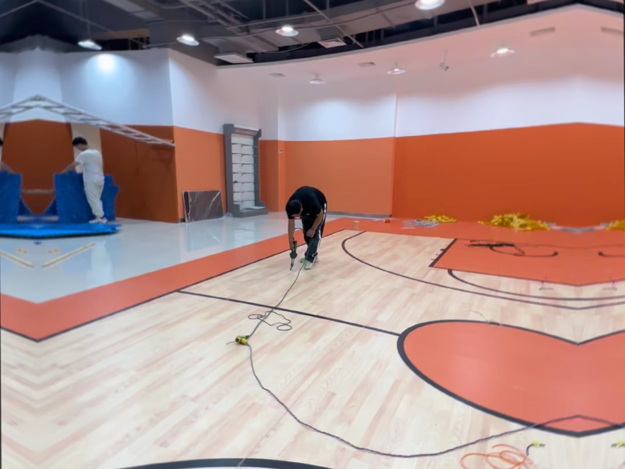 少儿体能运动场馆篮球场pvc塑胶定制地板施工.