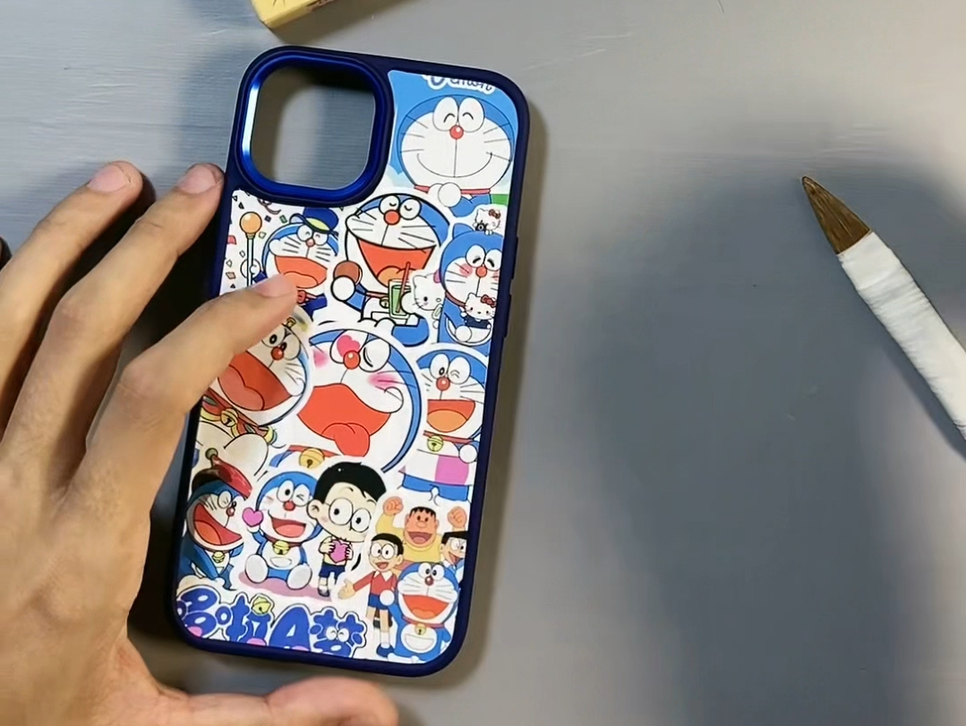 diy叮当猫滴胶手机壳