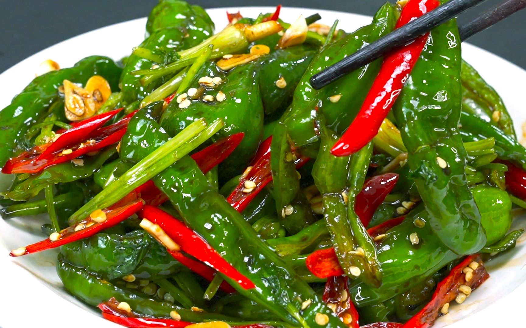 天气炎热,自从学会这个酱腌青椒,奶奶对我赞不绝口,开胃下饭