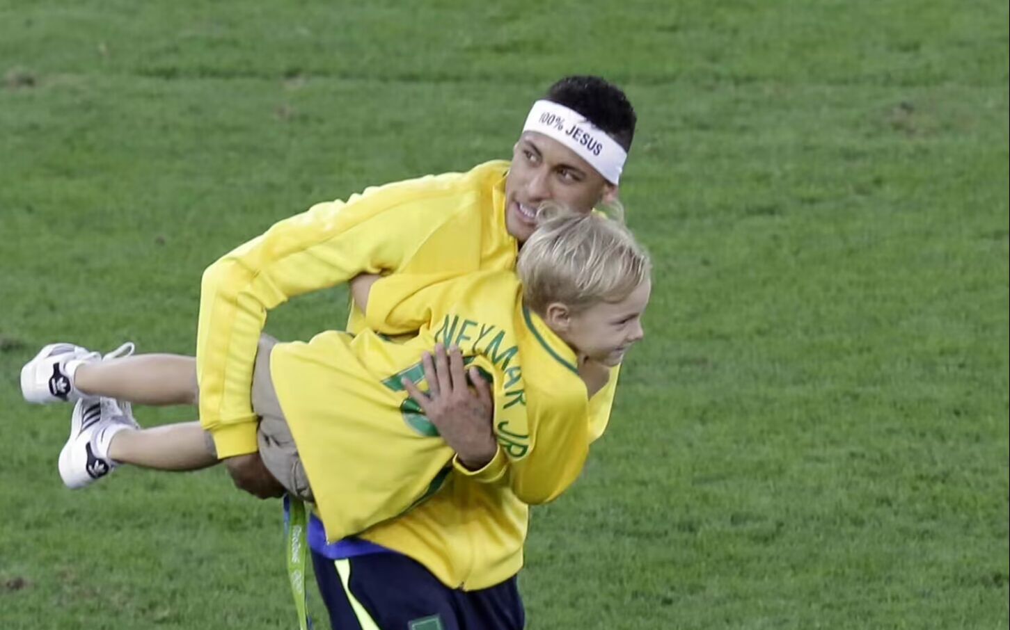 高清 | 桑托斯时期的内马尔和卢卡宝宝