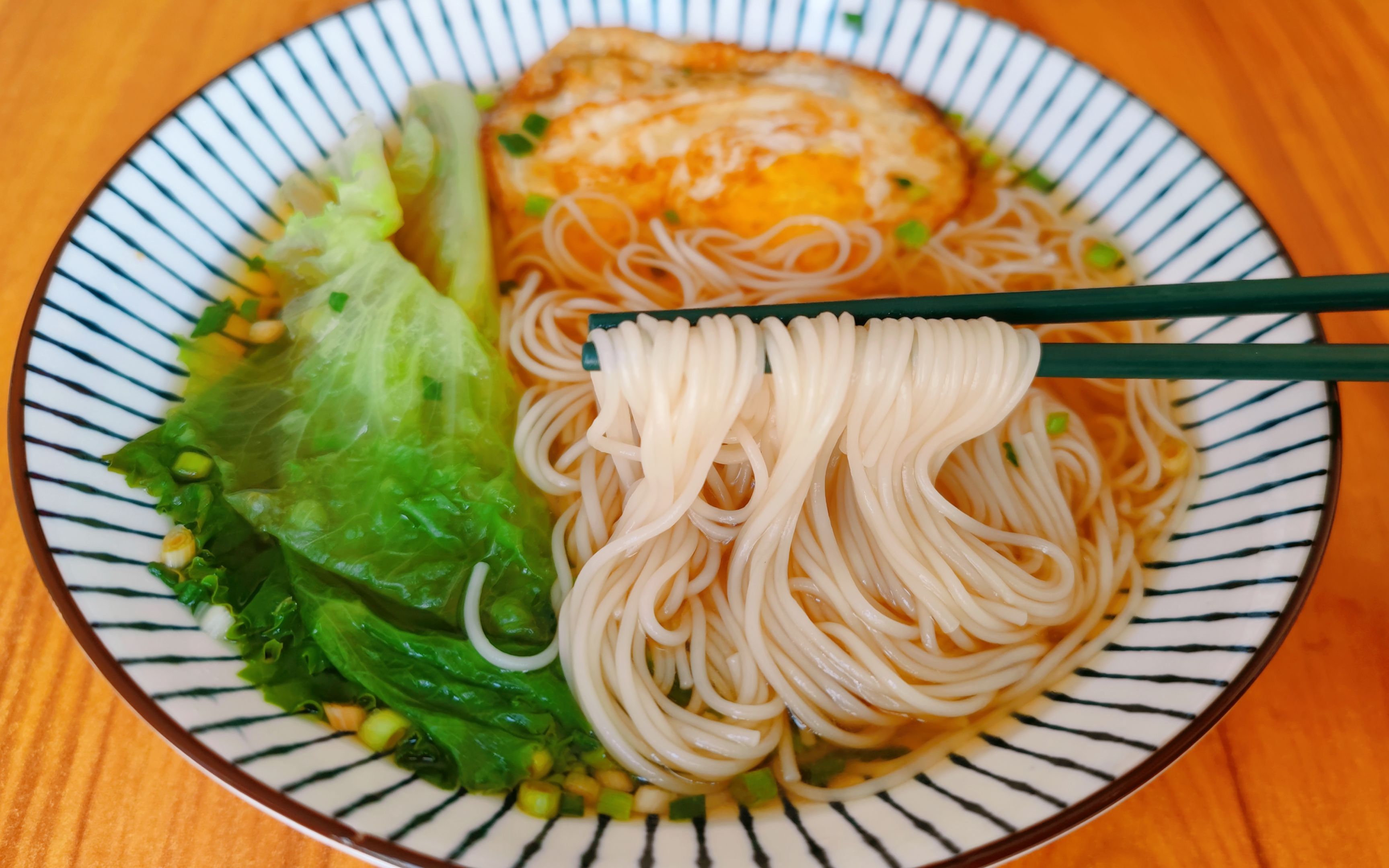 202203041930一碗清汤面的故事