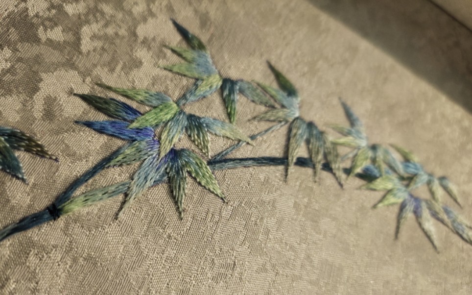 刺绣手绣记录仿孔府花鸟裙四