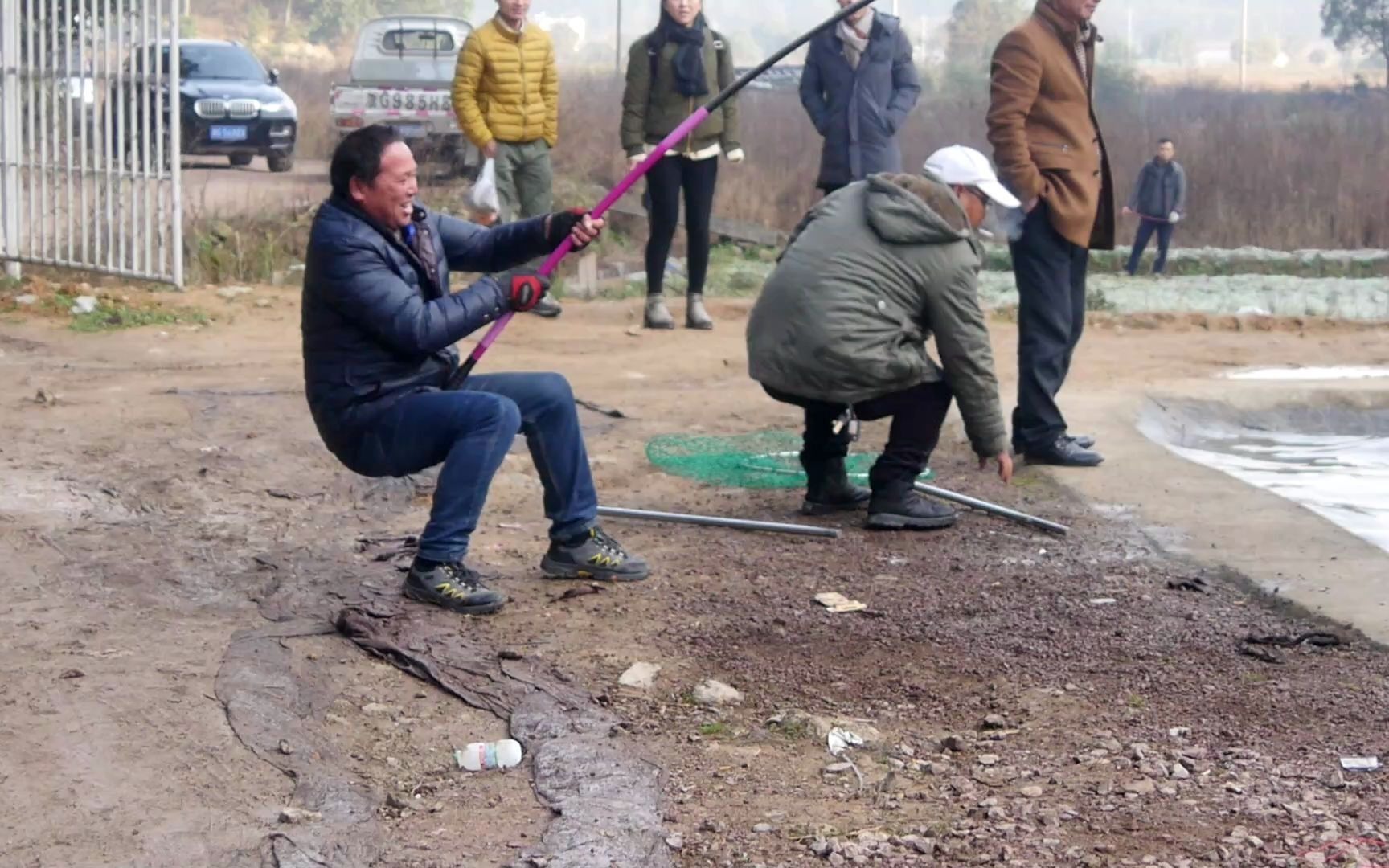 [图]塘主撕心裂肺痛哭吧，特级大师垂钓这种气场值得学习