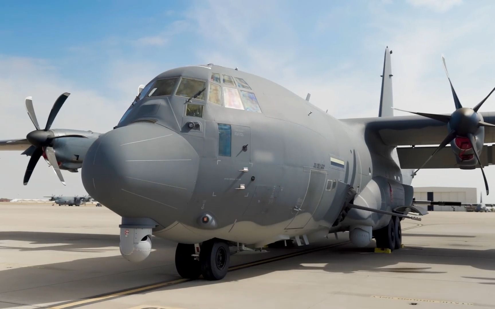 中英双语精翻字幕,带你去坐ac130