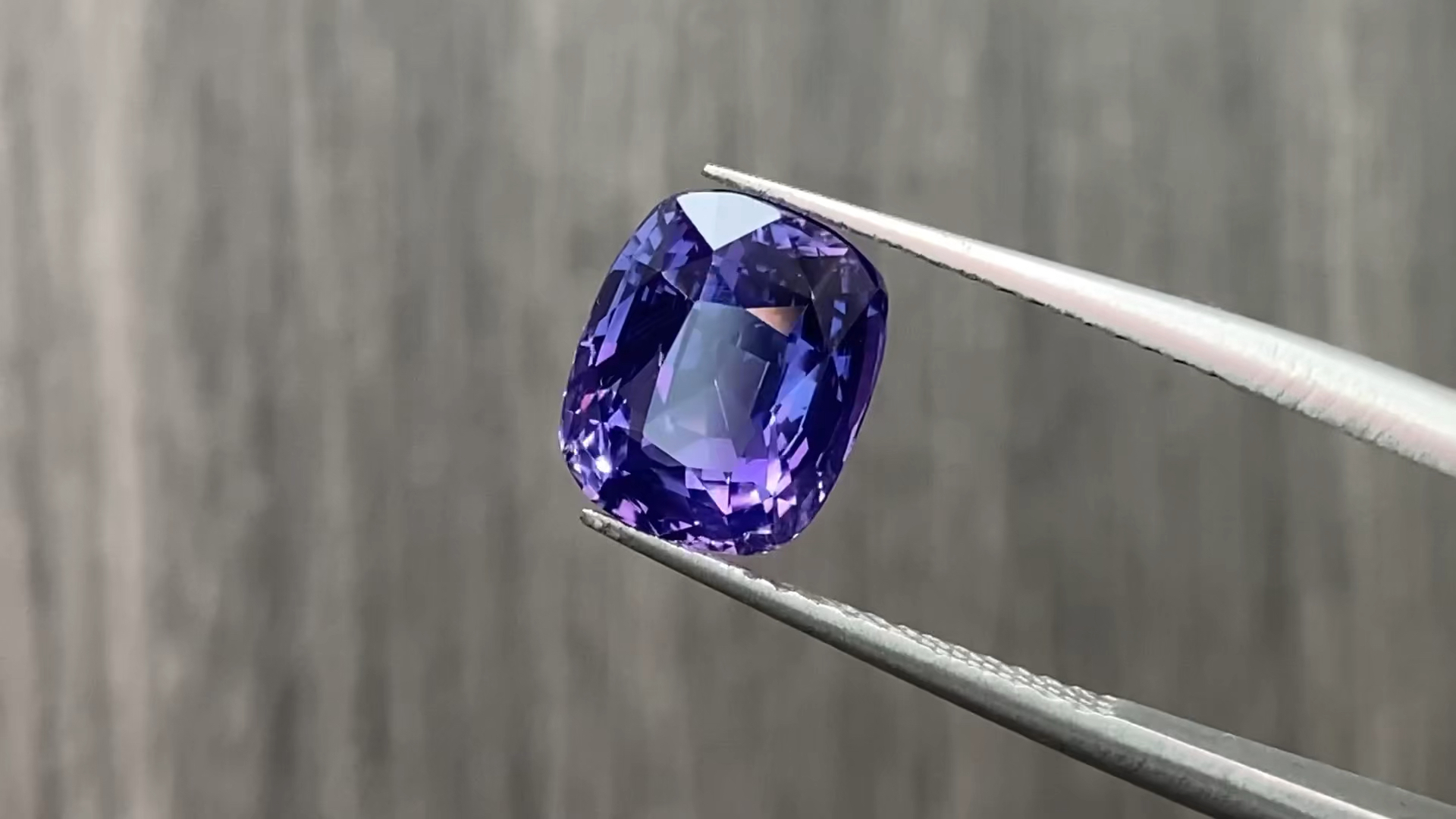 一眼就被吸引力的紫蓝宝[星星眼]普罗旺斯都不及它浪漫 颜色浓郁 神秘