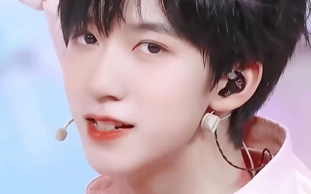 贺峻霖亲亲爱舞蹈挑战,每个动作都跳在了我的心巴上!