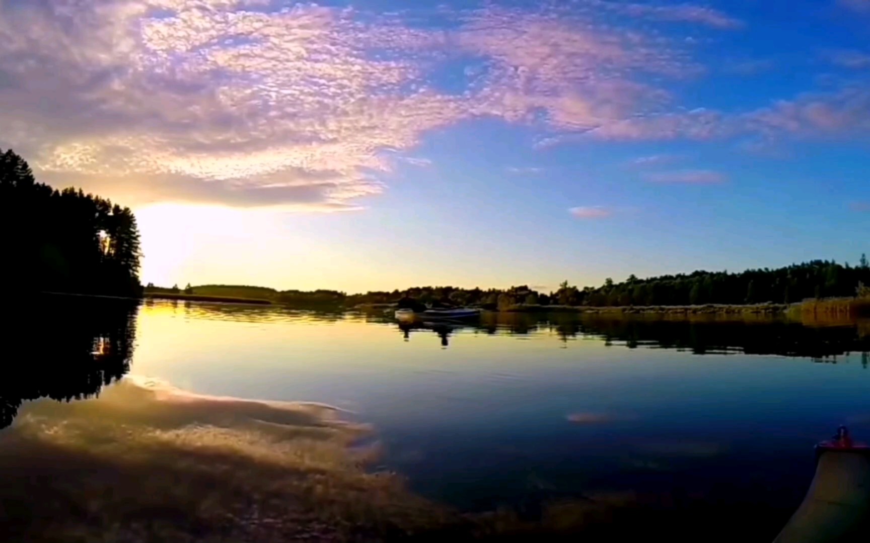 水天相接处镜面反射