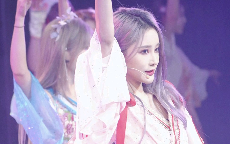 SNH48 220101新春联合公演 周诗雨丨春夏秋冬focus_哔哩哔哩_bilibili