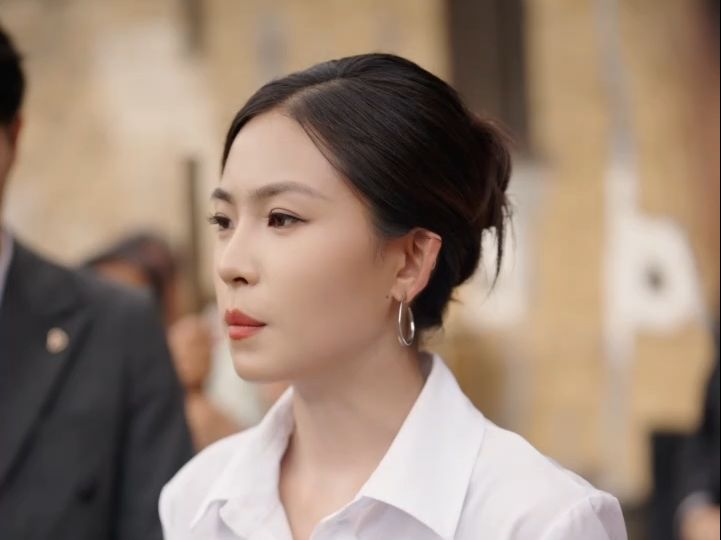 "边关告急,首领恭请龙帅出山",妻子:谁是龙帅?丈夫默默站起