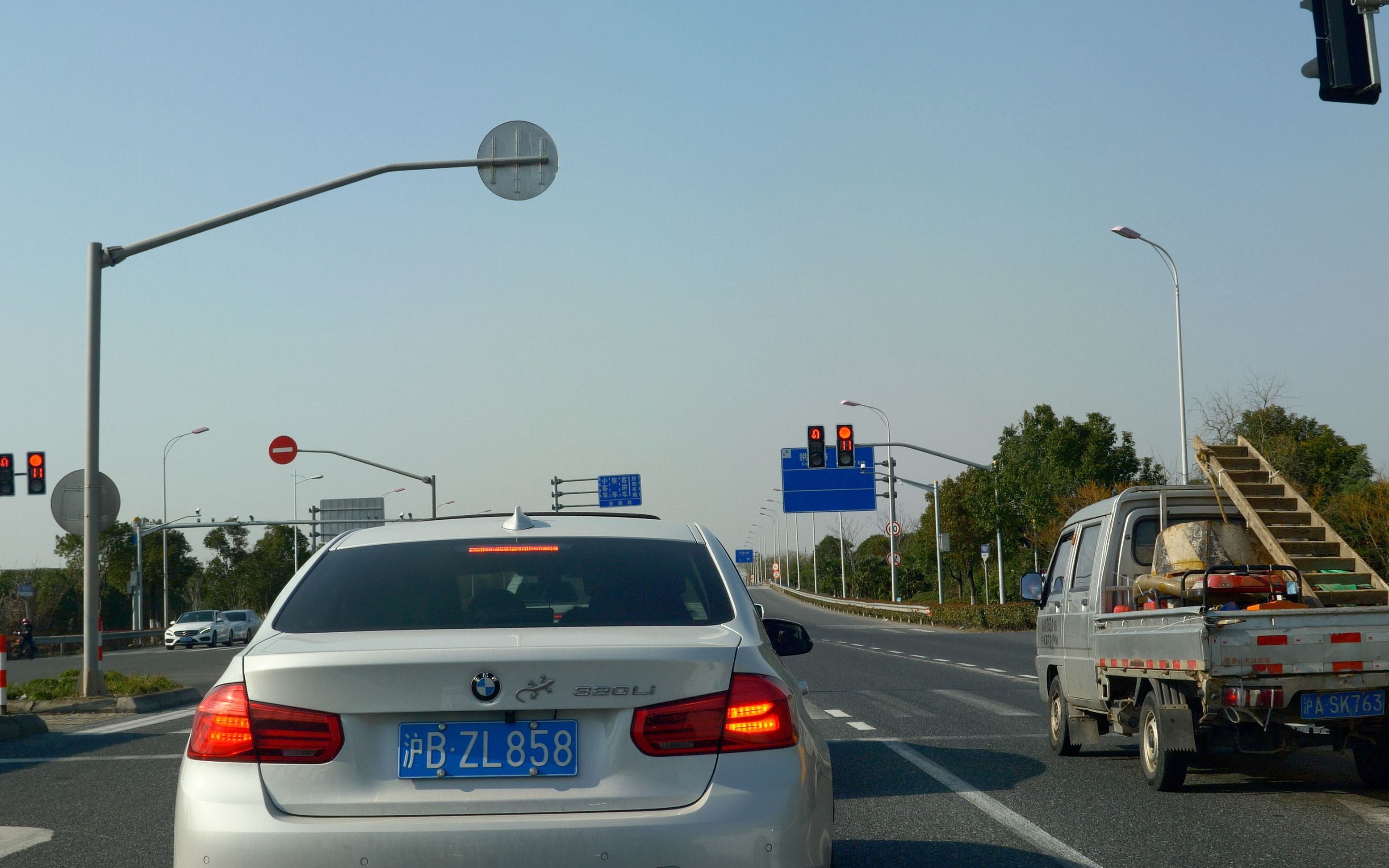 在上海,开车在两港大道(东大公路-沪南公路),2020/3/15