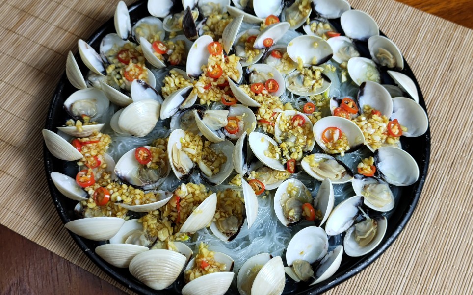 最广式的蒜蓉粉丝蒸白贝,做法简单易学,来看看嘛