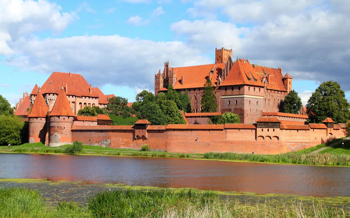 团总部,欧洲最大的砖制建筑和最大的哥特式城堡 -- 波兰马尔堡城堡