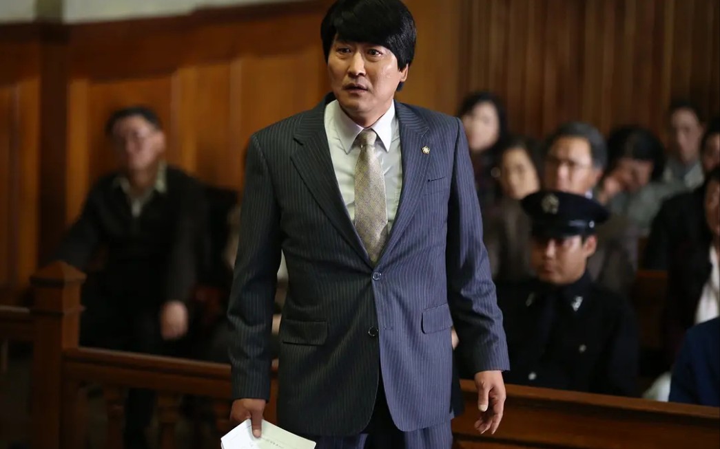 韩国电影《辩护人》热血庭审场面：“到底什么是国家？”