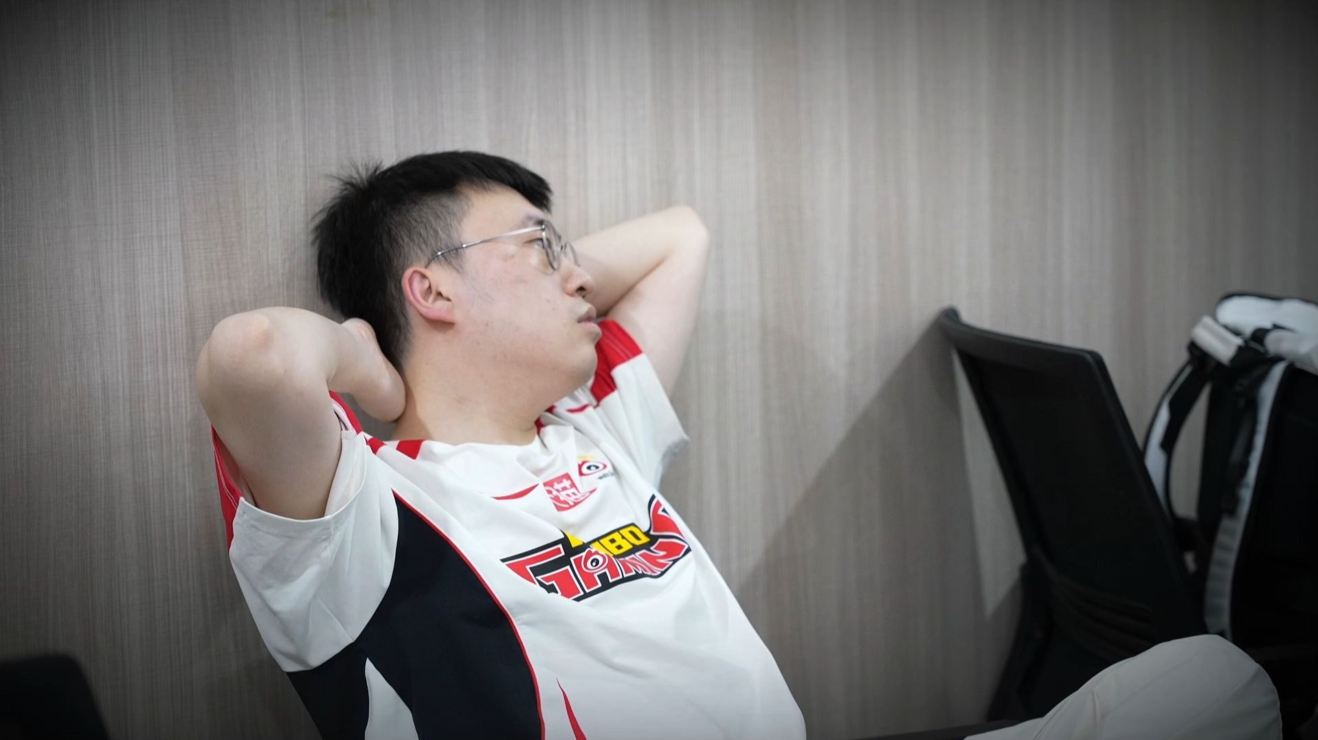 挣扎与坚持，从未消散