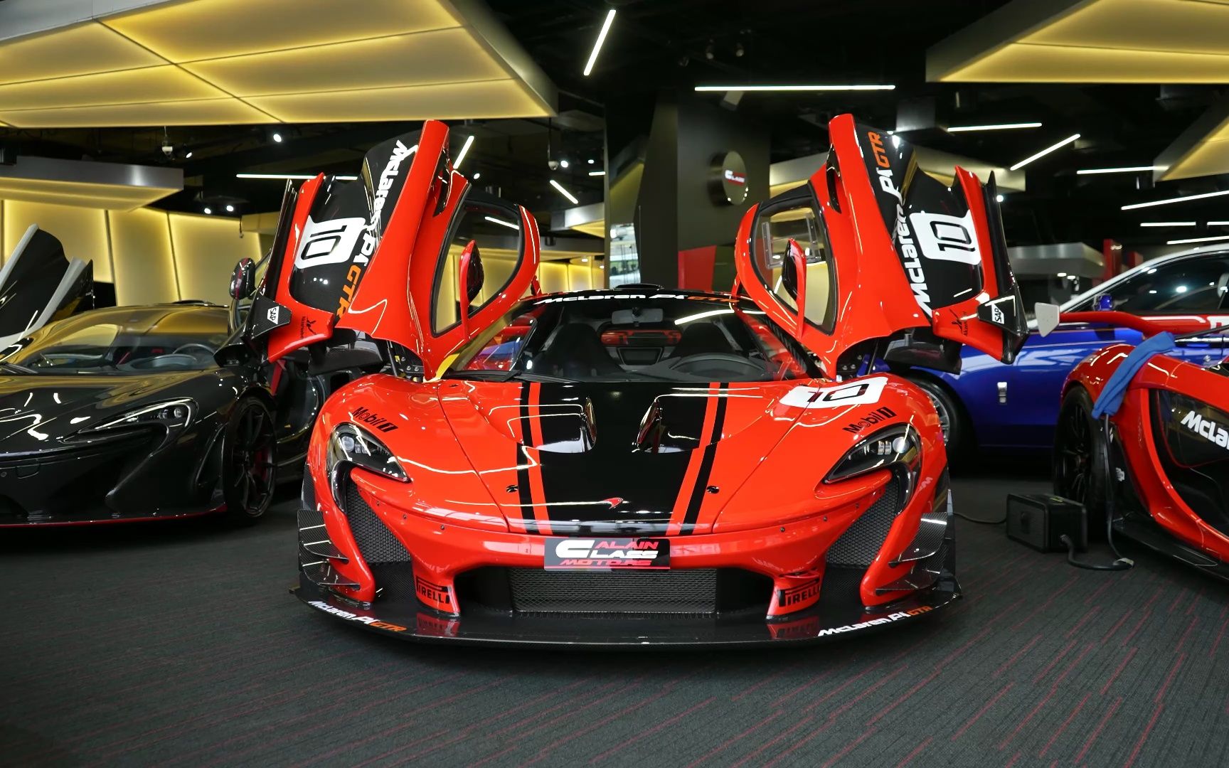 拜访迪拜al-ain class motors | 5辆迈凯轮p1