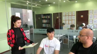 Tải video: 雅思考官学会说“卧槽”后的日常应用. 哈哈哈