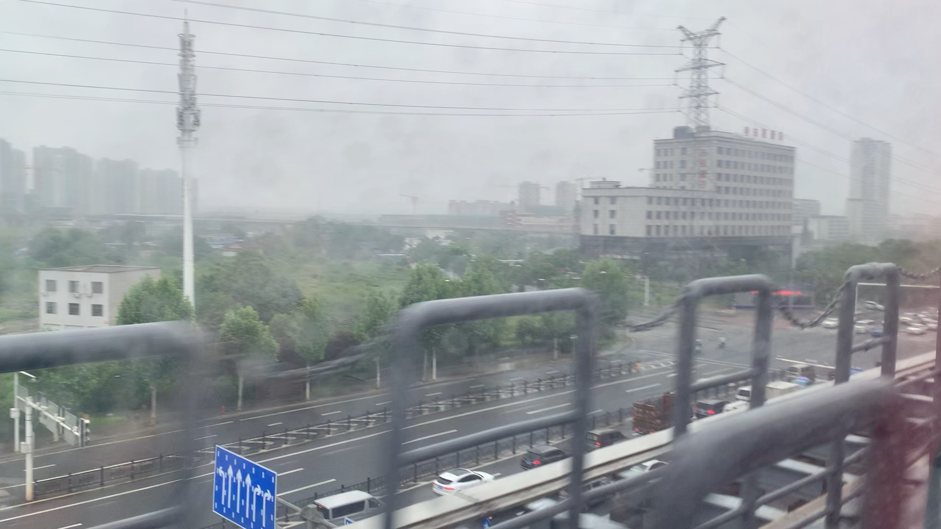 长沙中低速磁悬浮列车长沙高铁南站发车(乘坐区间:高铁南站黄花国际机场)哔哩哔哩bilibili