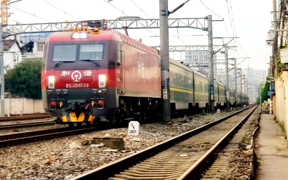 【中国铁路】z181本务hxd3d0533通过南昌二场.