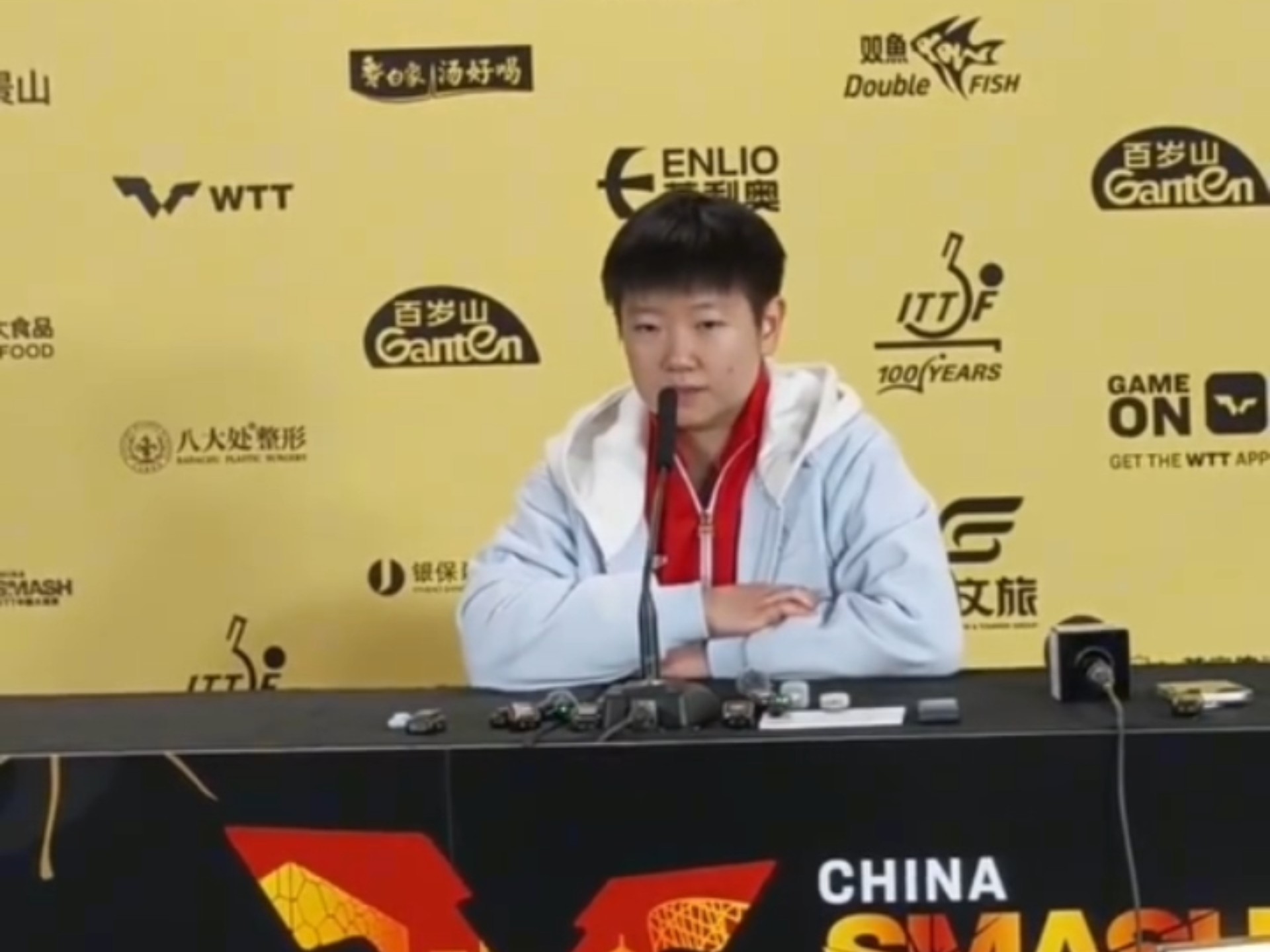 孙颖莎回应止步32强: 昨晚身体就不太舒服，有点发烧