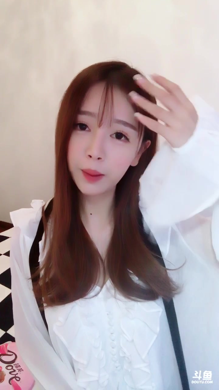 斗鱼-grace小万万_201811092125307447_哔哩哔哩_bilibili