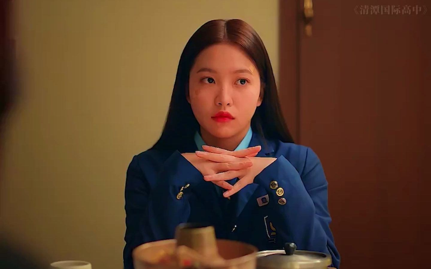 表面是令人美慕的富家小姐背后也有如此心酸的事