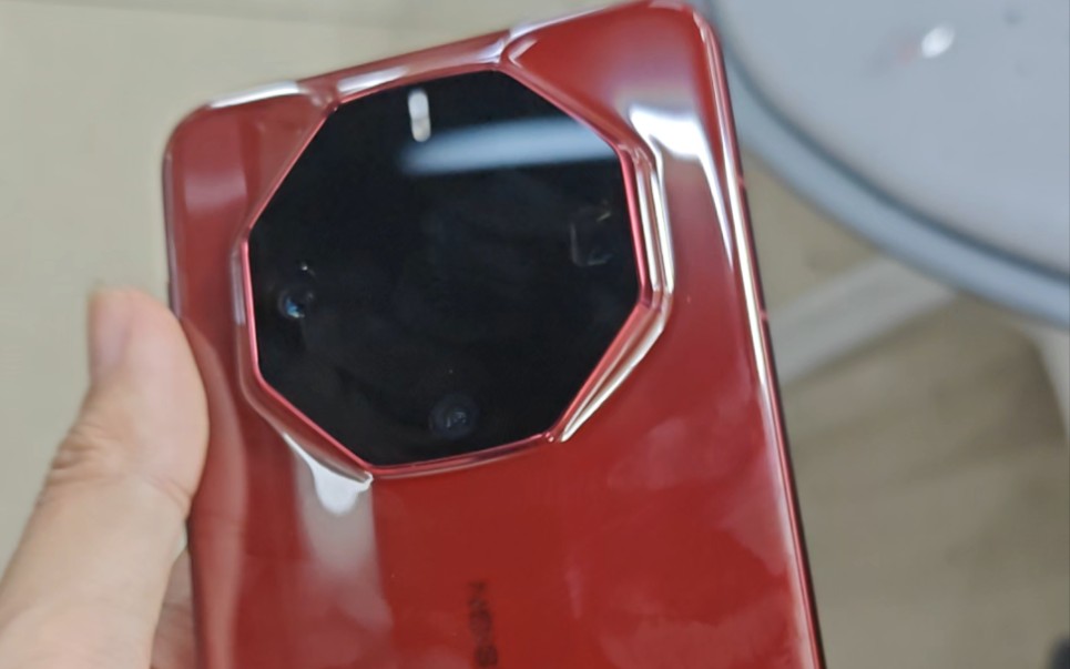 八千元入手mate60rs 瑞红,每个人都能拥有一个非凡大师.