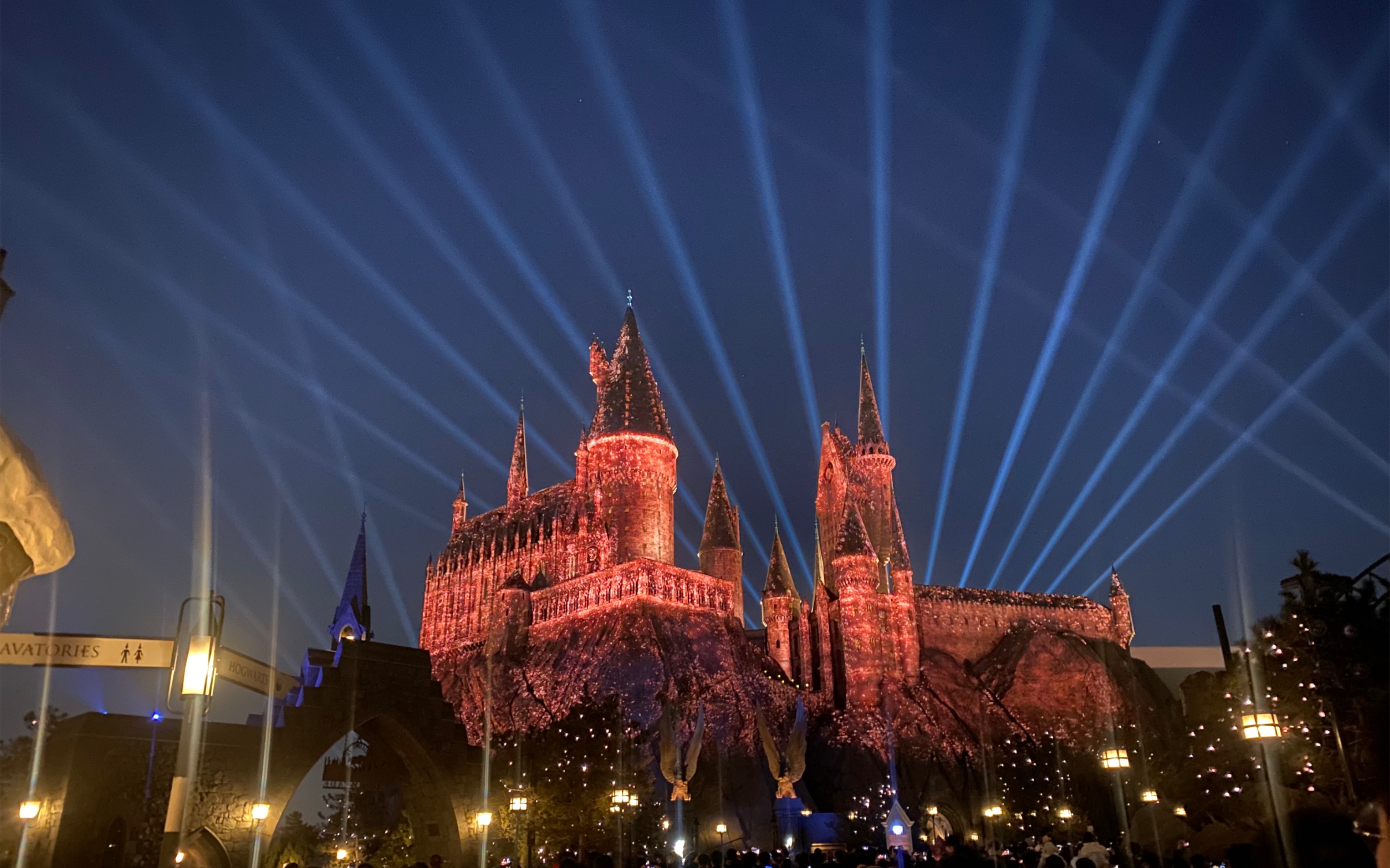 北京环球影城哈利波特城堡灯光秀2022春