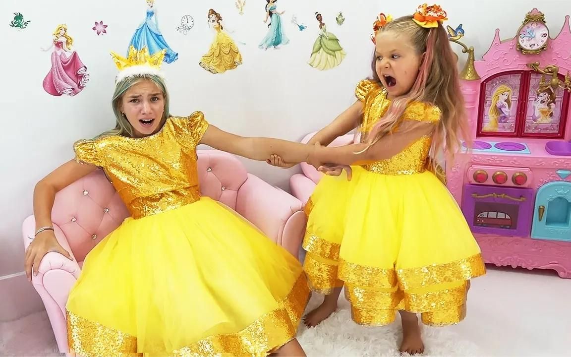 戴安娜小女孩竟然把漂亮的裙子分享给姐姐,她还和姐姐一起变成美丽的