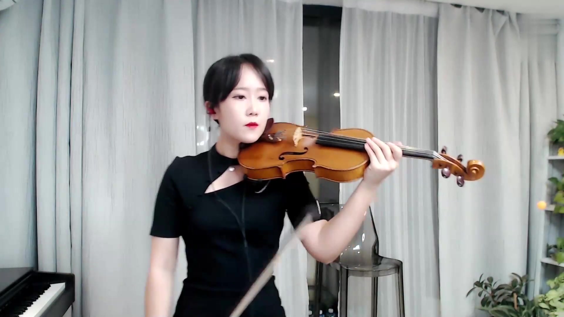 小提琴演奏 blackpink 朴彩英(rosé)《on the ground》小提琴谱