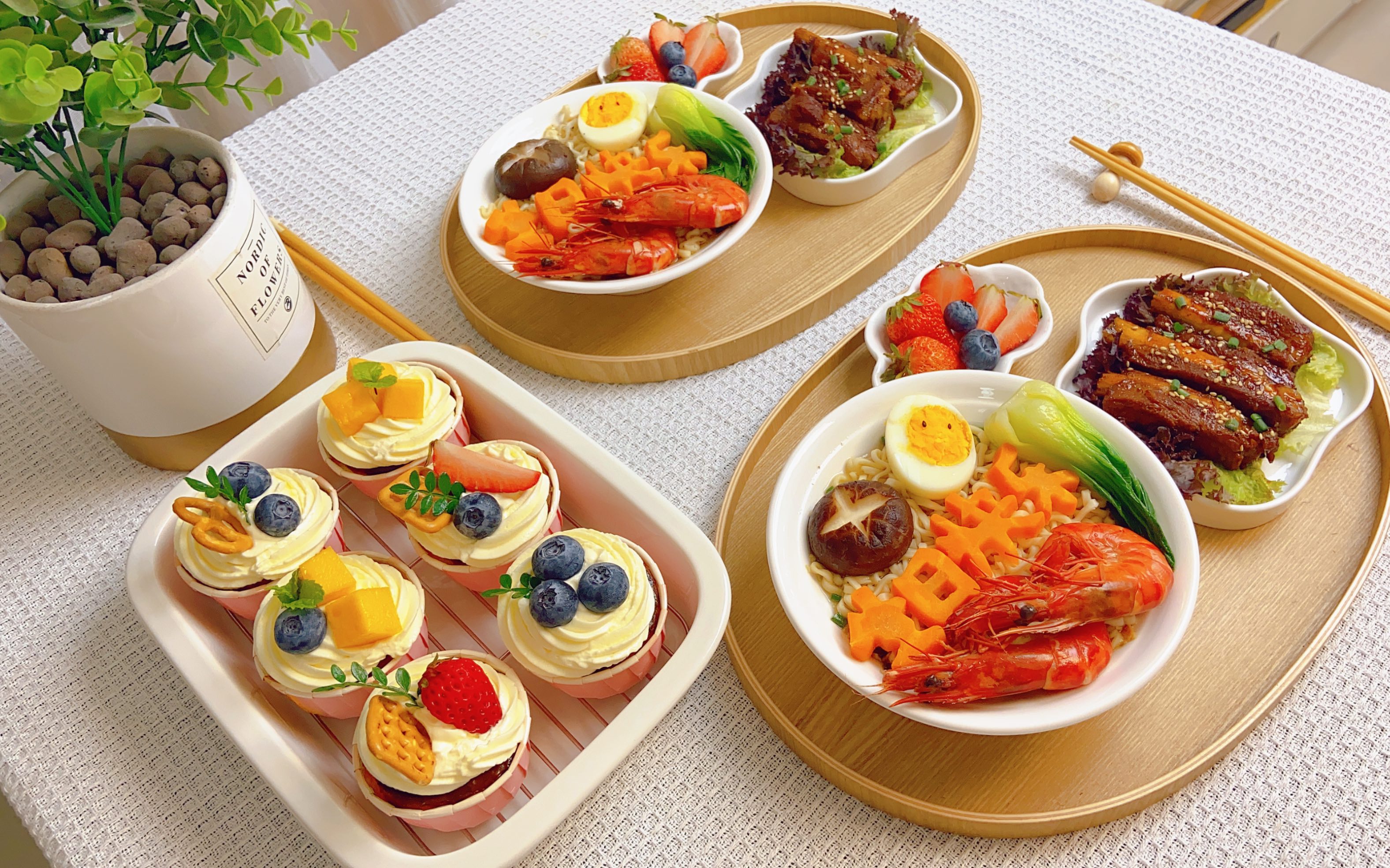 今天是两兄妹的生日早餐～做了生日快乐面和巴斯克小蛋糕～祝我的两个