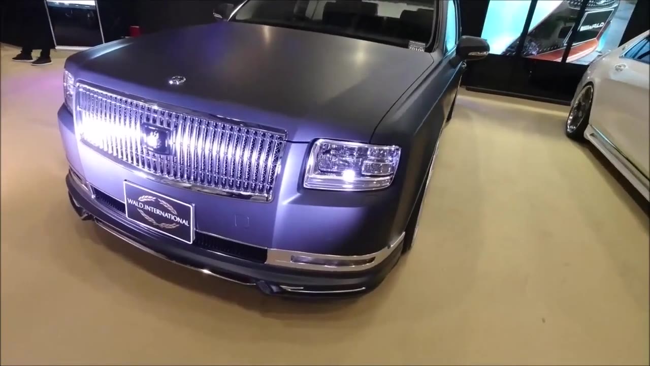 总算见到实车,实拍2020款丰田世纪century