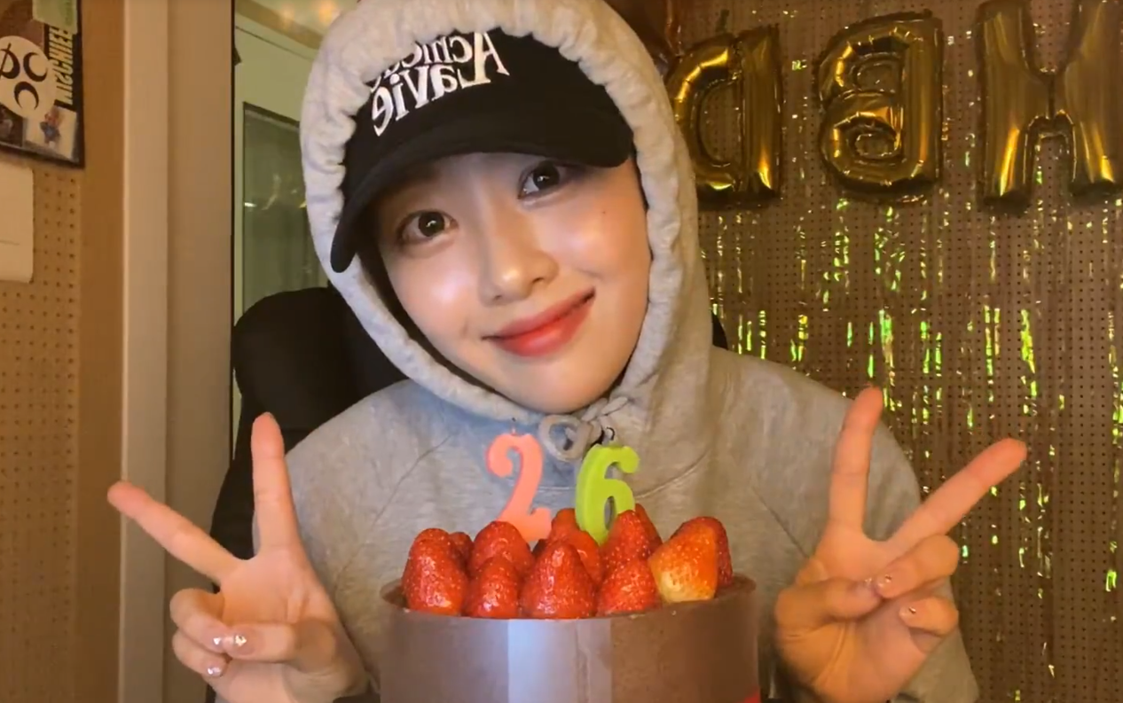 【loona/本月少女】20220523生日直播yvess birthday party.