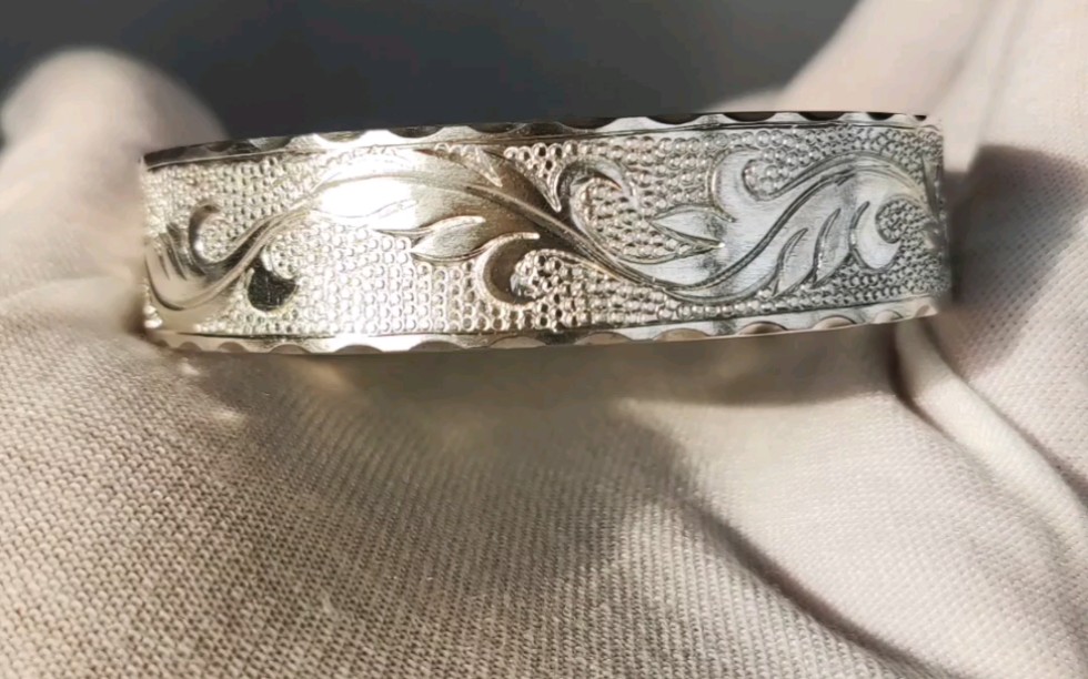 国风唐草纹手镯