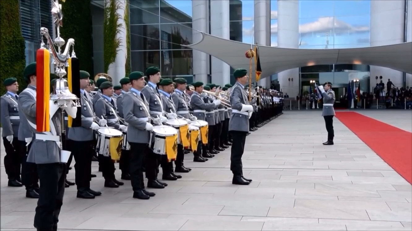 军乐德国军乐队演奏韩德两国国歌