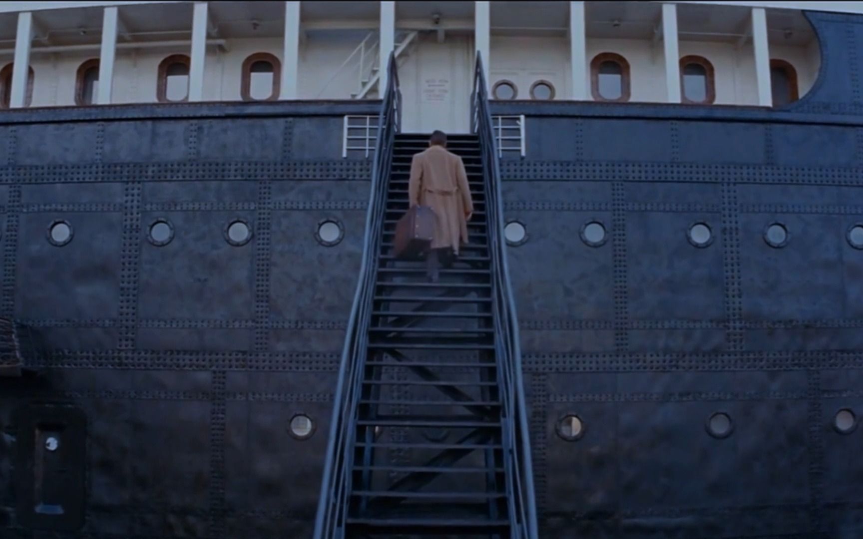 孤独是人生常态,学会自我谢幕