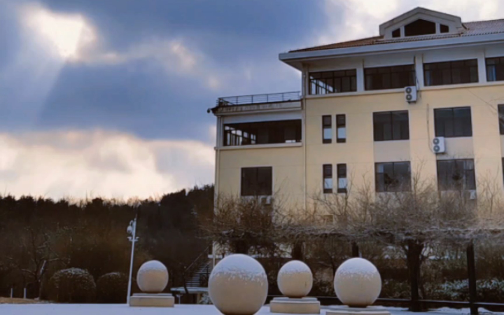 [图]【中国海洋大学】冬日雪景延时🌨❄️