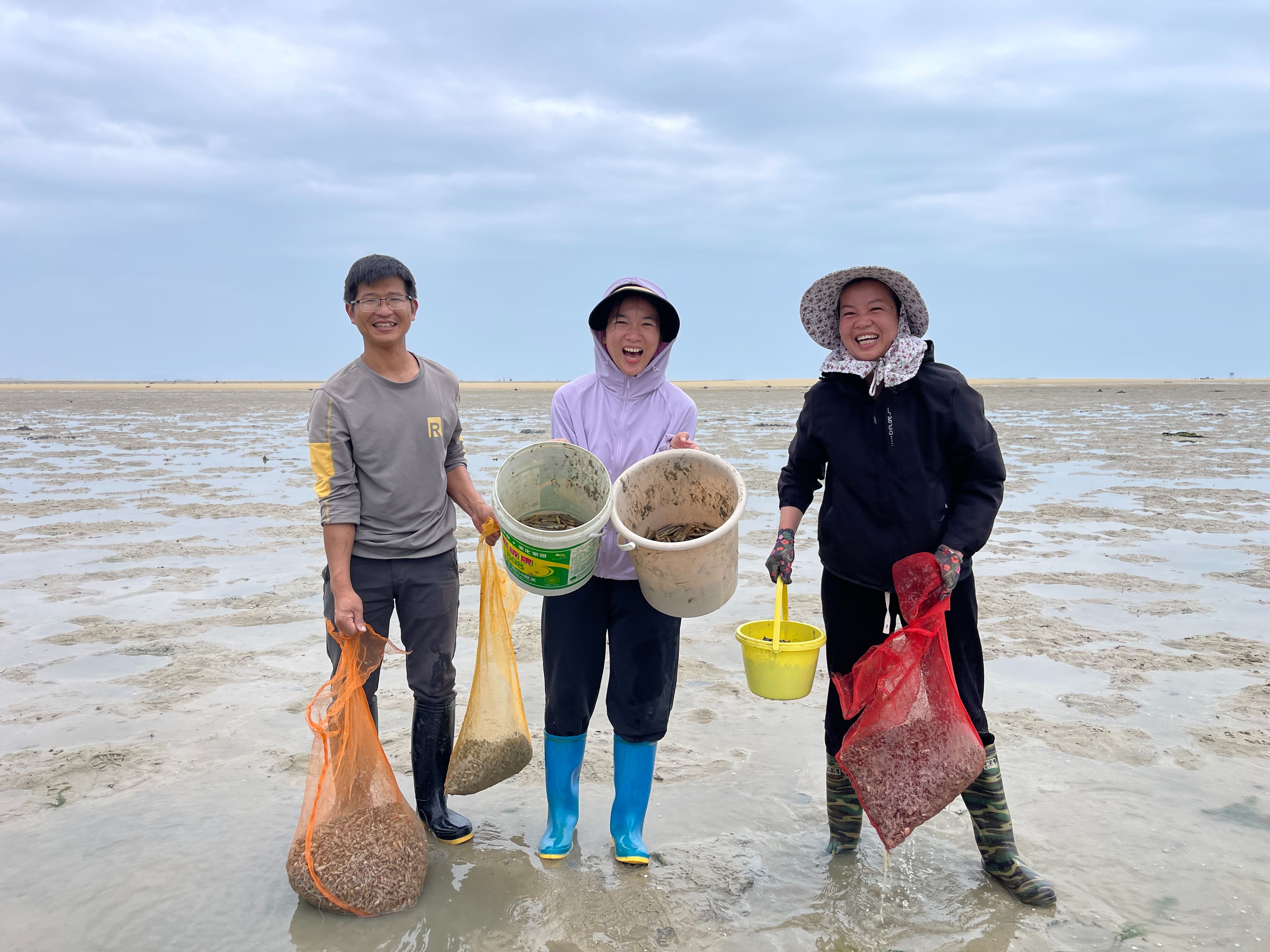 阿旺赶海三天挣1000,蛏子螺多到不想要,堪比养殖场