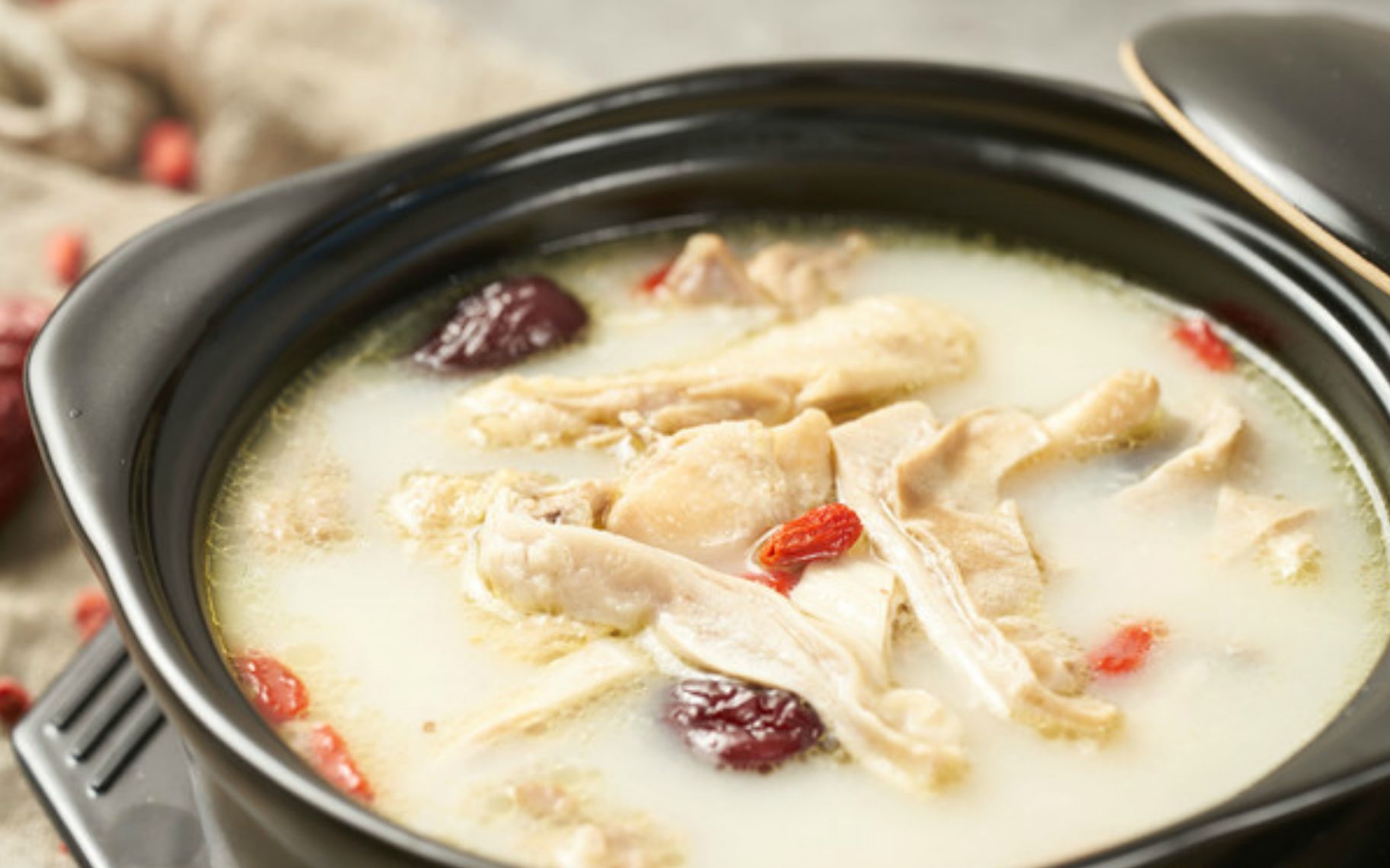 胡椒猪肚汤做夜宵滋补0404