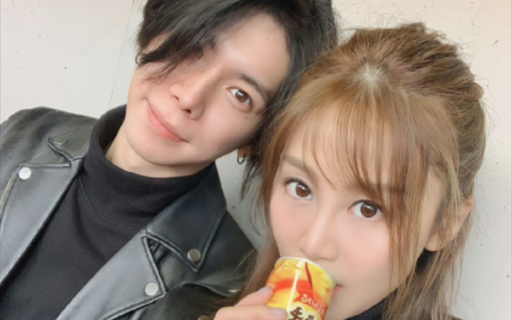 情人节吃到应景瓜,杨宇腾女友锤他脚踏两条船,冷暴力?