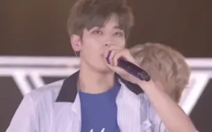 Tải video: 【SEVENTEEN】【Mansae万岁演唱会版】校服制服版，青春校园的感觉，成员们都好可爱，加上次人神奇走位魔法消失术(几米奎勇敢点不要怕队友)