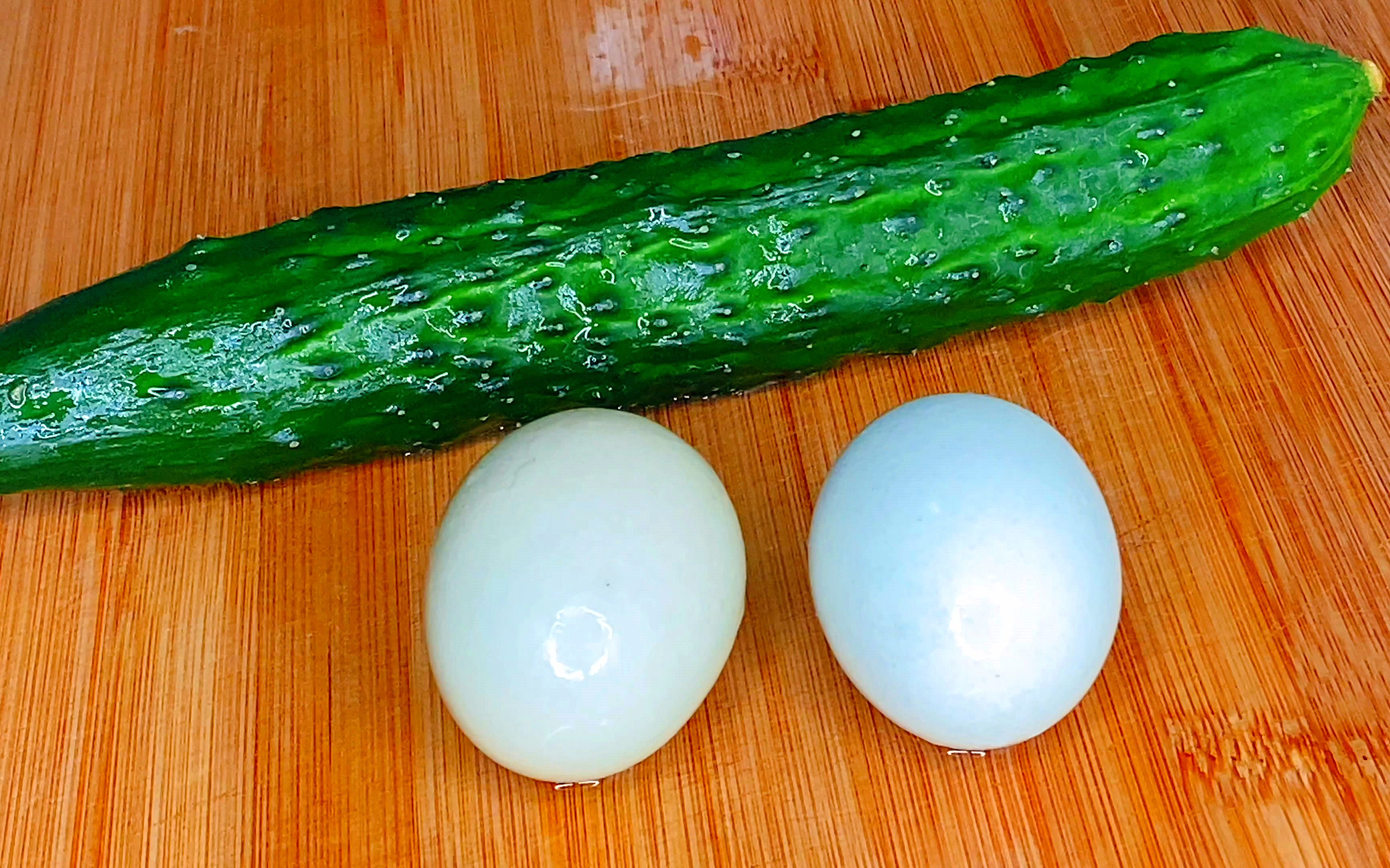 两个鸡蛋,一根黄瓜,这个做法好吃又简单,出锅真香,给肉都不换